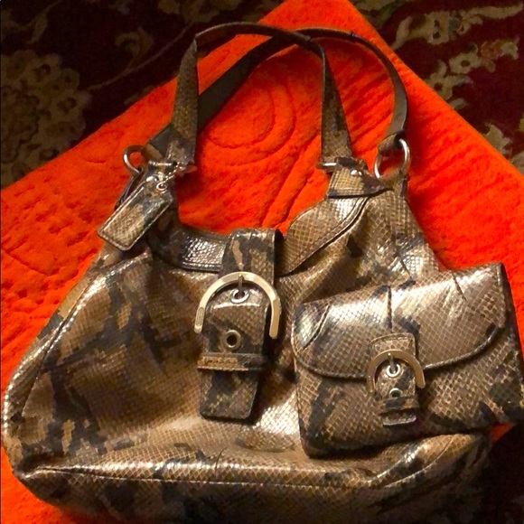 Coach purse - Picture 2 of 6